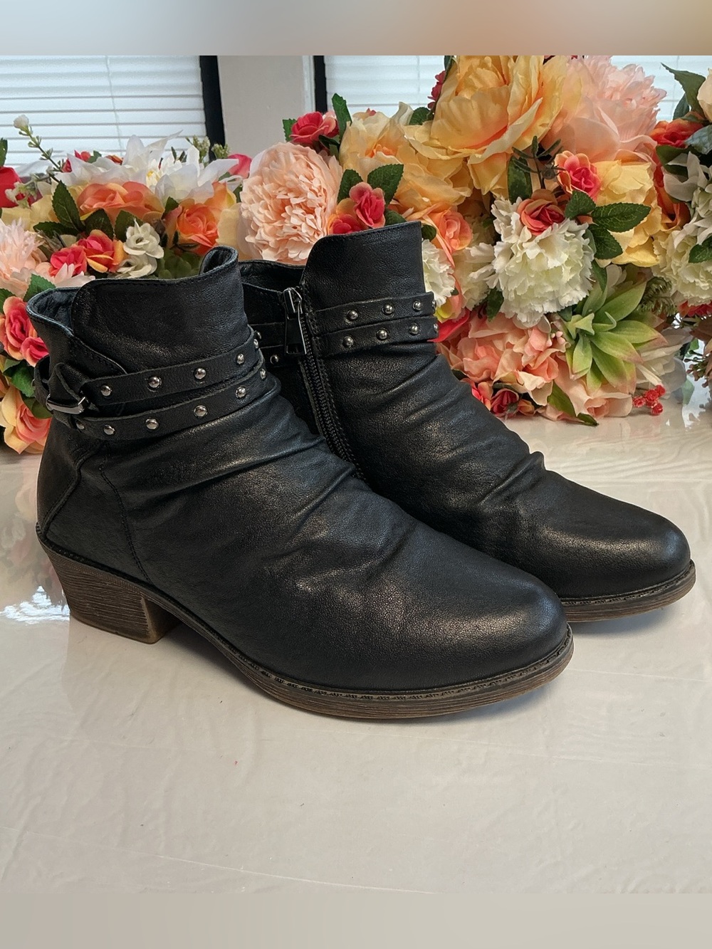 Propet Roxie Women’s Black Sheep Leather Studded Ankle Boots WFX135L 8.5 D